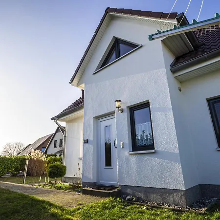 Karola, 2 - Og * Glowe